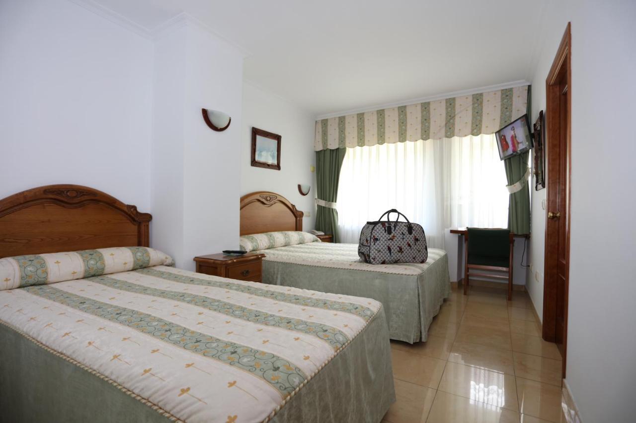 Hotel El Tilo Panes Chambre photo