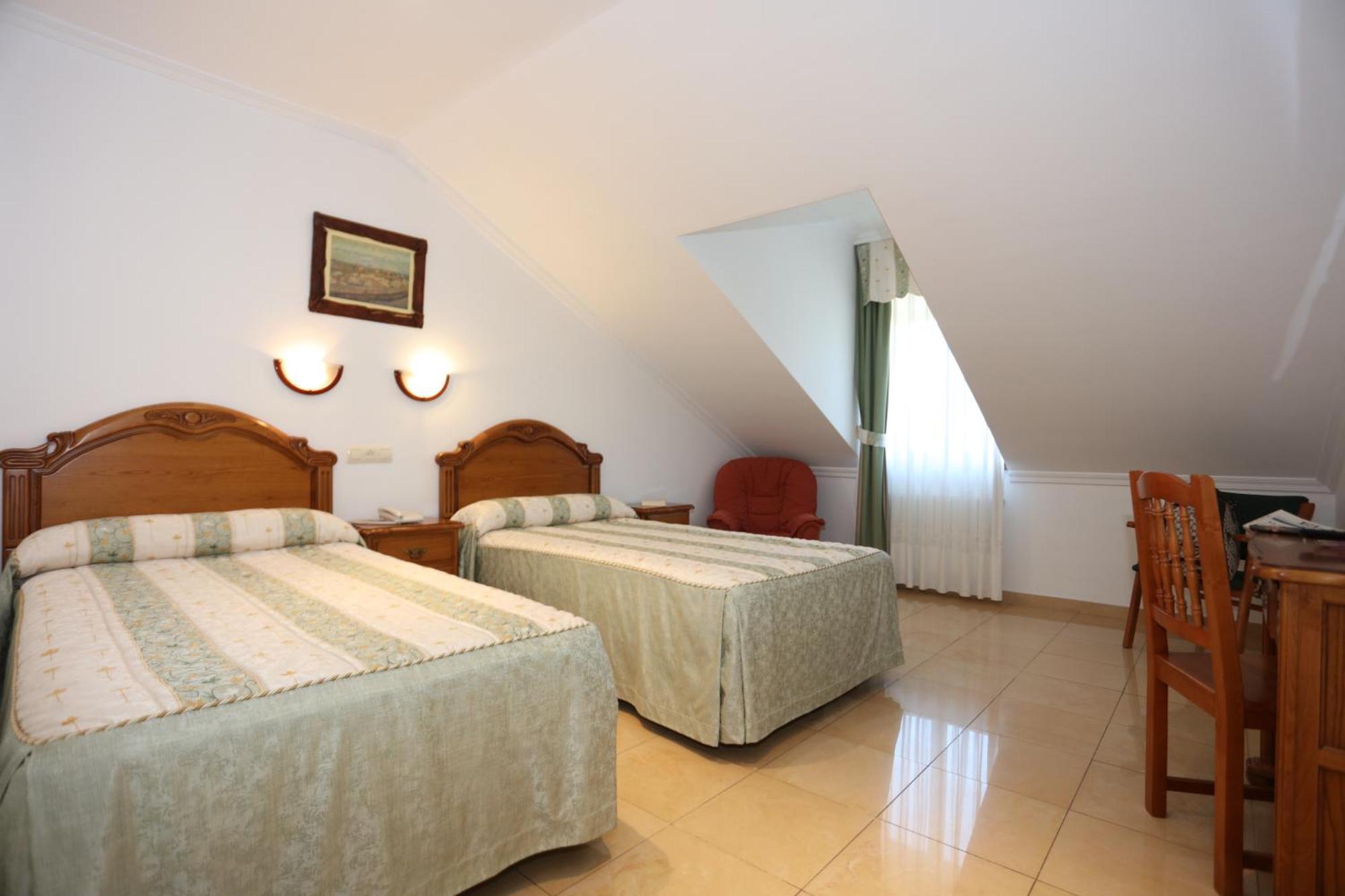 Hotel El Tilo Panes Chambre photo