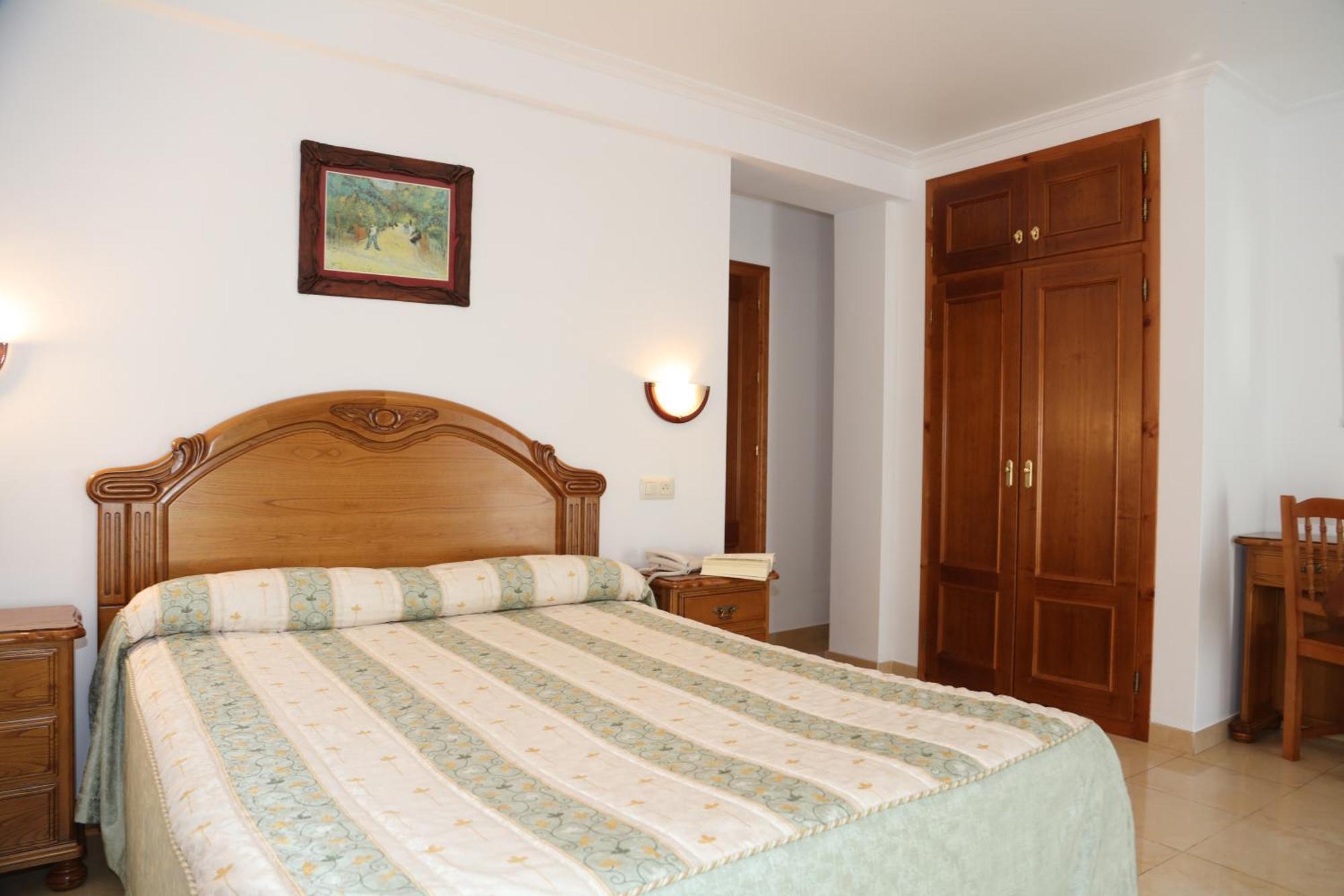 Hotel El Tilo Panes Chambre photo