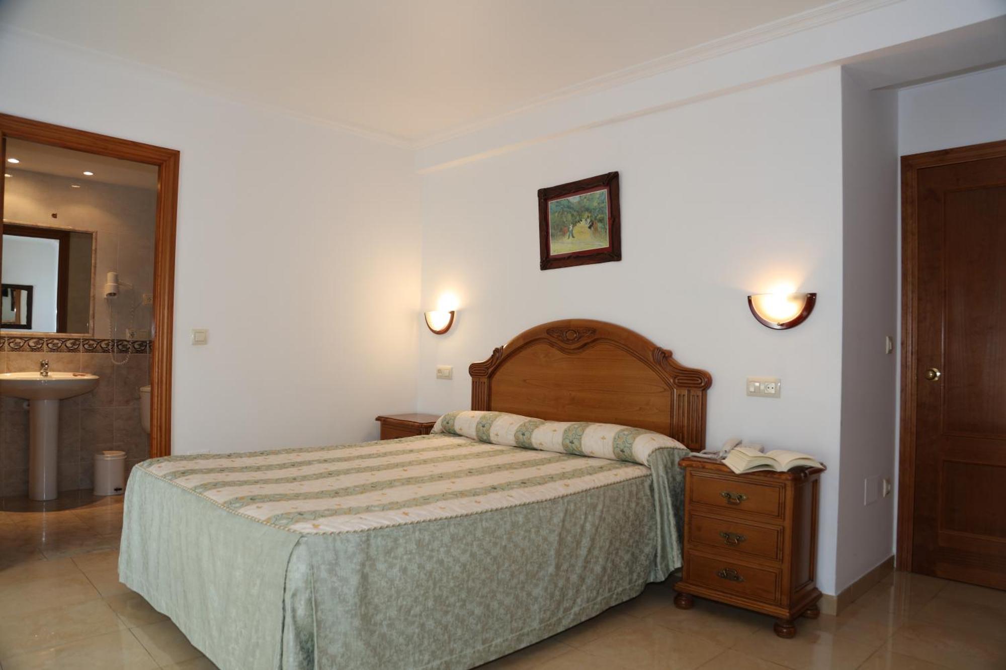 Hotel El Tilo Panes Chambre photo