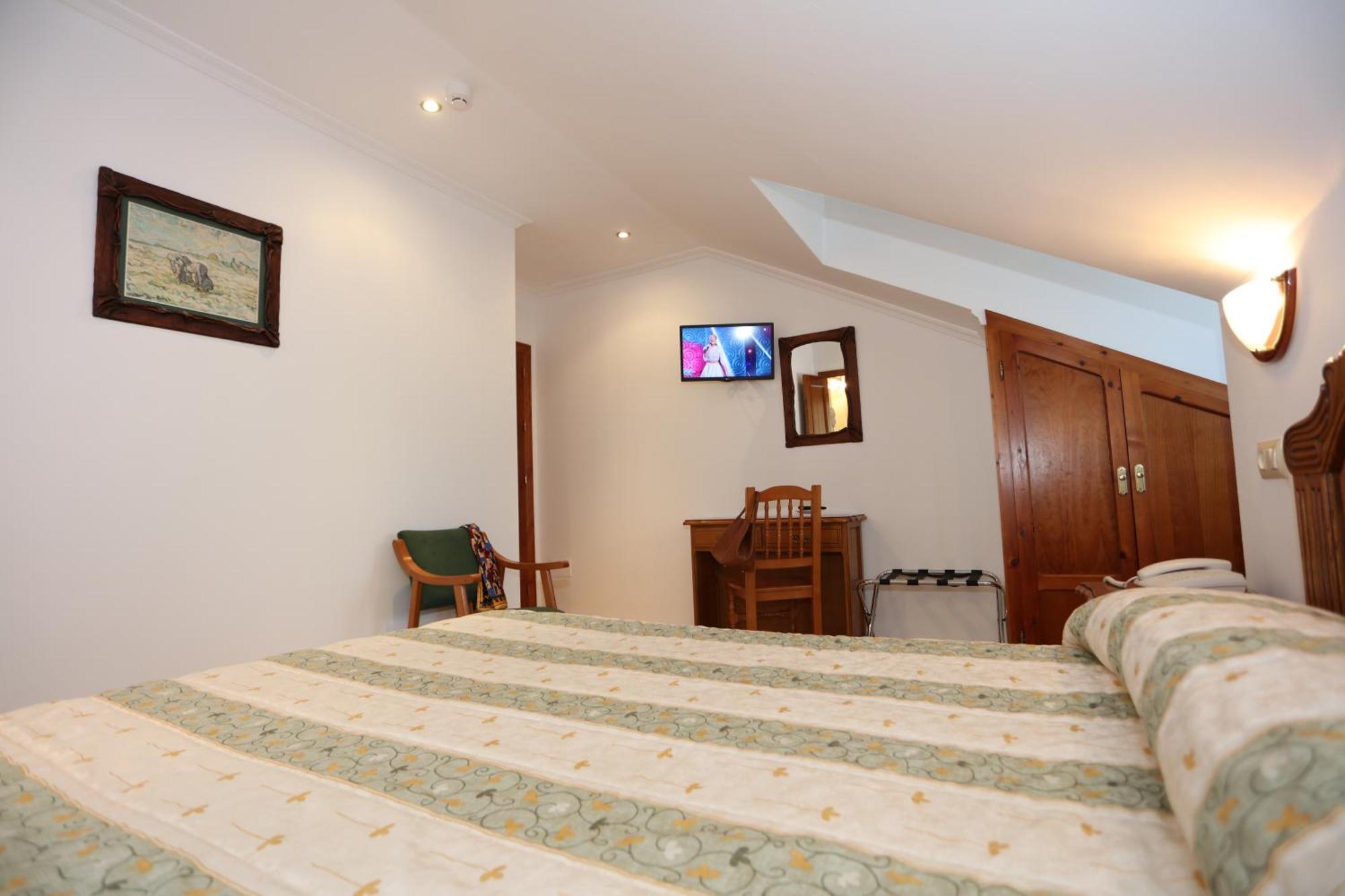 Hotel El Tilo Panes Chambre photo