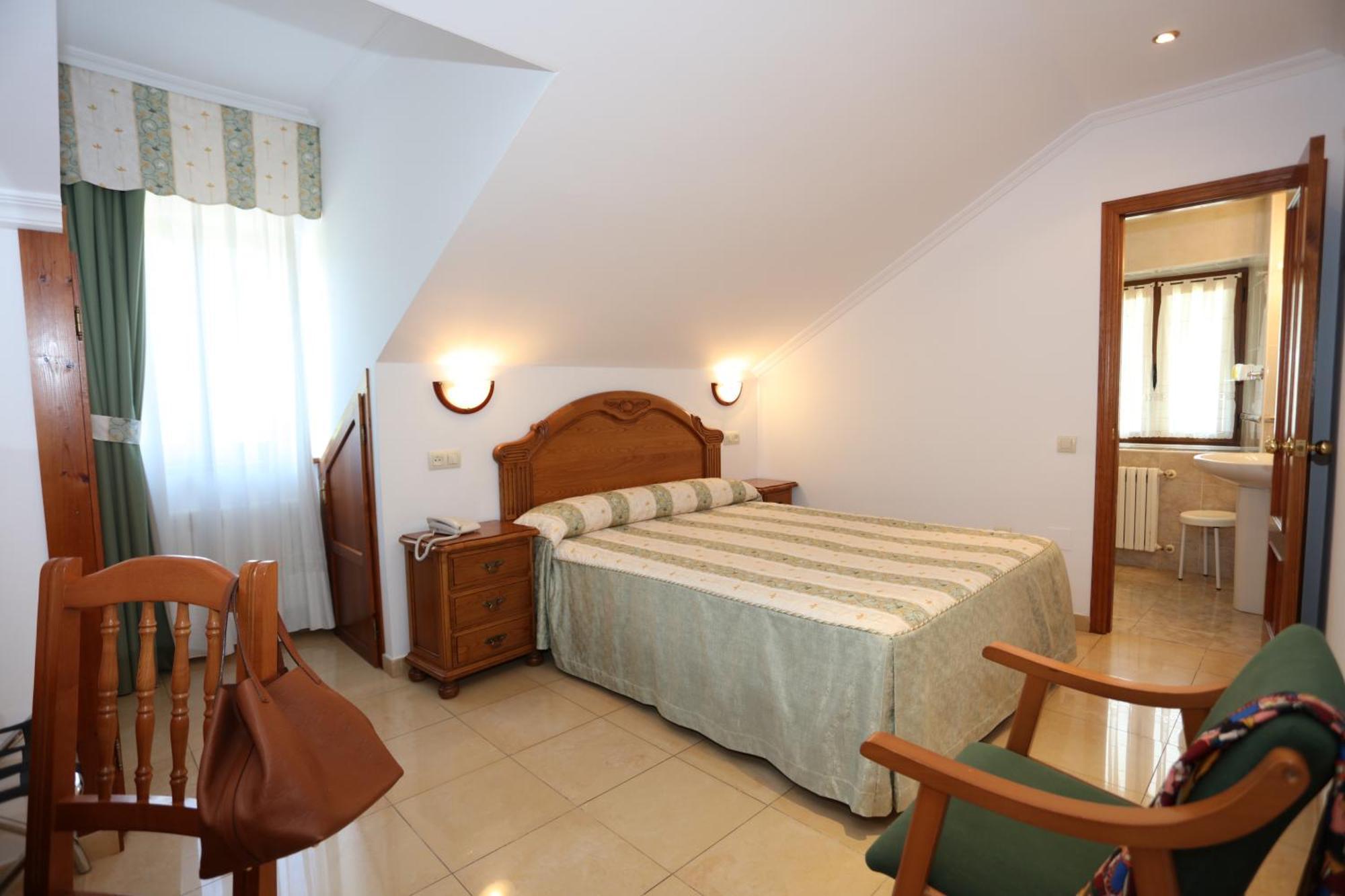 Hotel El Tilo Panes Chambre photo